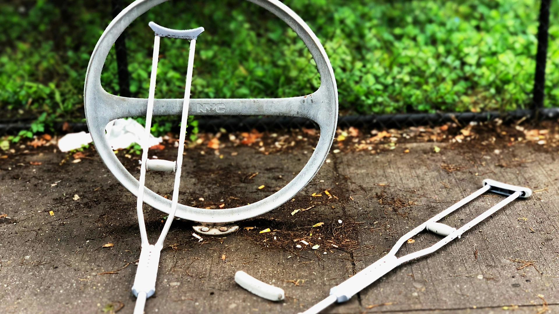 Nosný AI přístroj pomáhá přeživším po mrtvici předcházet pádům v rehabilitaci