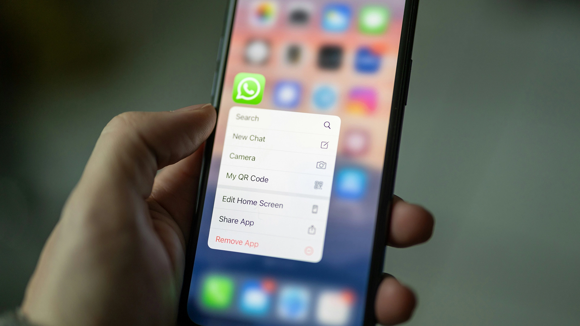 Meta přid&aacute;v&aacute; AI-podporovan&eacute; shrnut&iacute; do WhatsApp